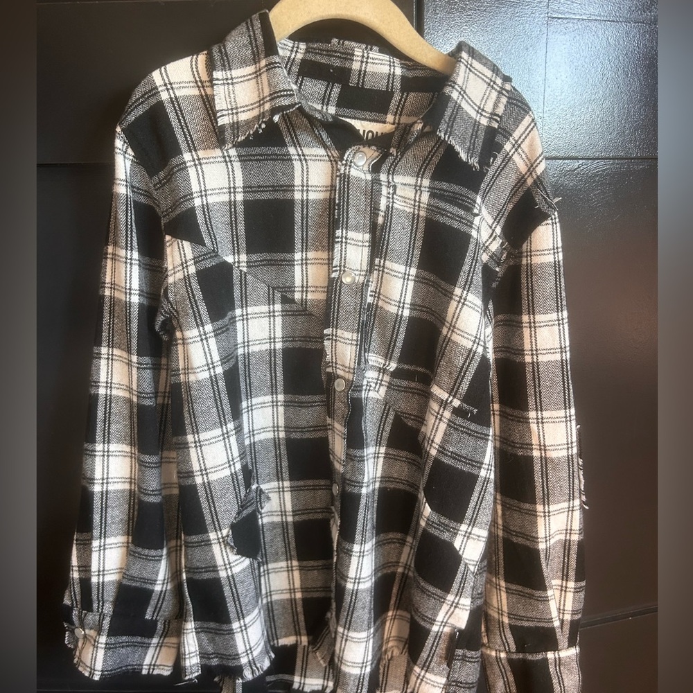 Nununu unisex flannel shirt with pearl buttons NWT